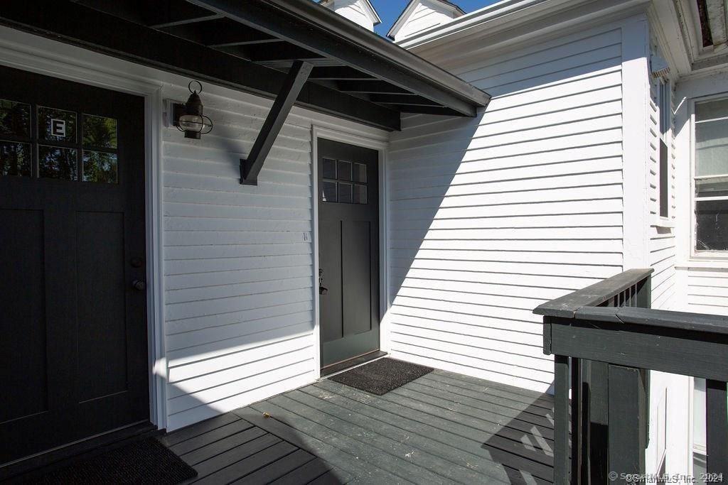 185 Main St ##E - Photo 3 of 19