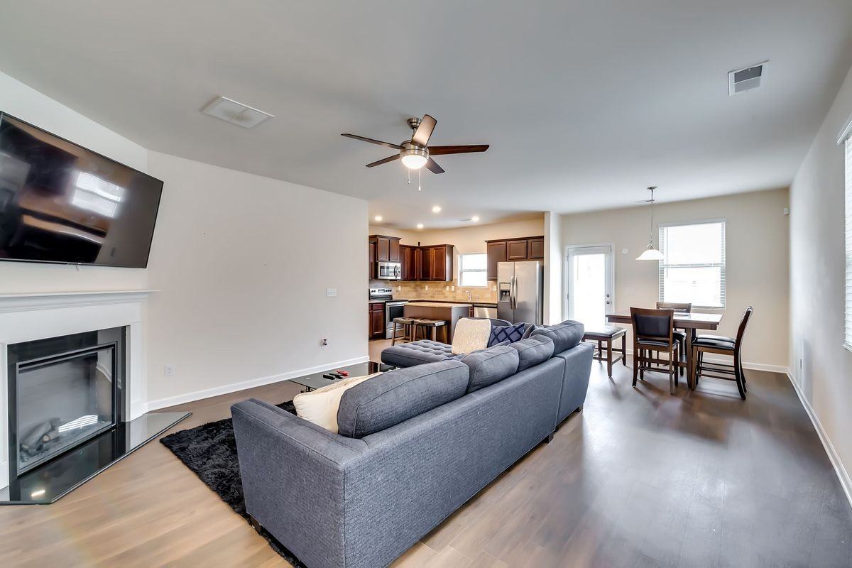 2639 Lovejoy Crossing Dr - Photo 3 of 18