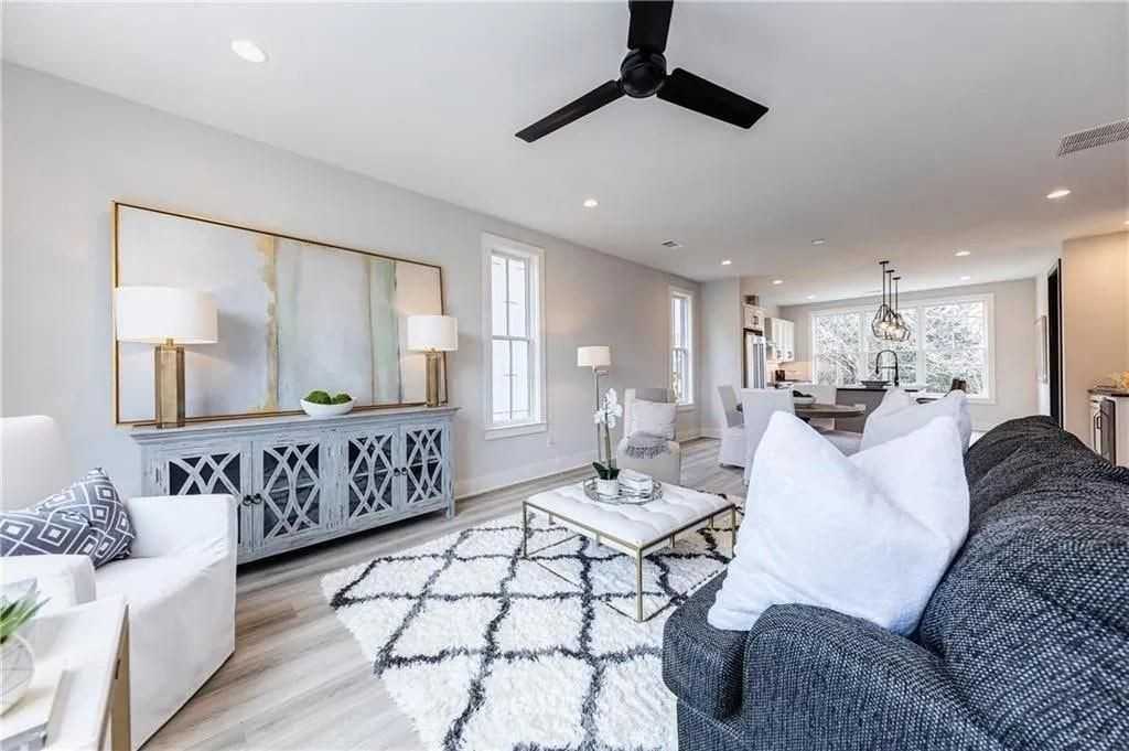 585 King Arnold St - Photo 2 of 21