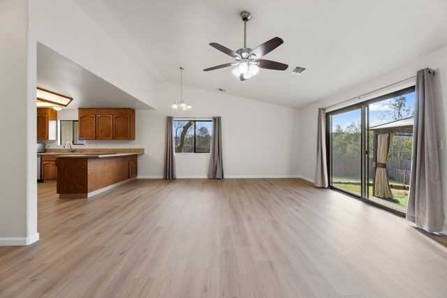 1012 Pleasant Valley Rd - Photo 3 of 25