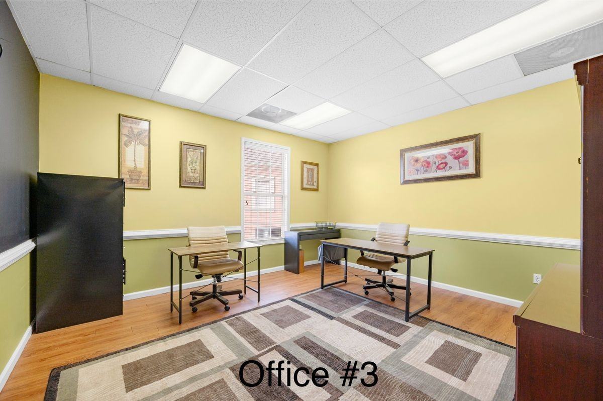 1255 Commercial Dr Sw - Photo 3 of 9