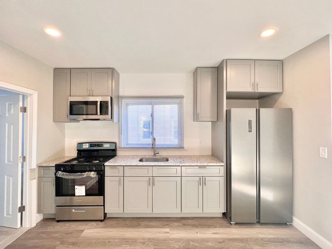 98 Franklin Ave ##2 - Photo 3 of 8