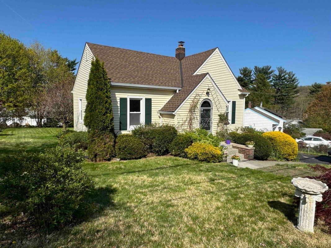 12 Grandview Ave - Photo 2 of 18