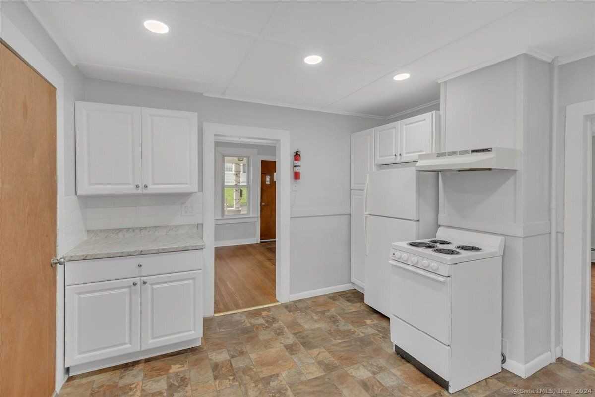 35 Howard Ave - Photo 2 of 13