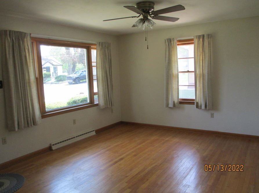 2311 26th St - Photo 3 of 7