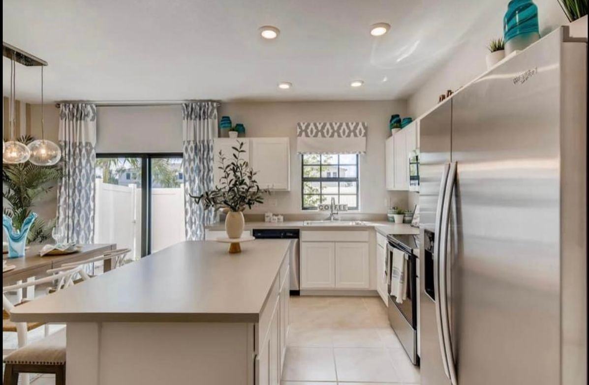 1116 Sw 7th Ct - Photo 2 of 6