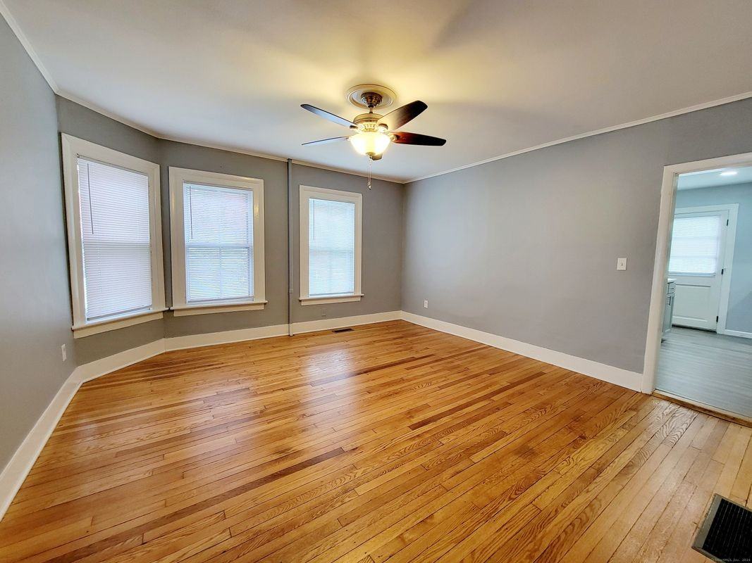 475 Prospect St ##1fl - Photo 2 of 8