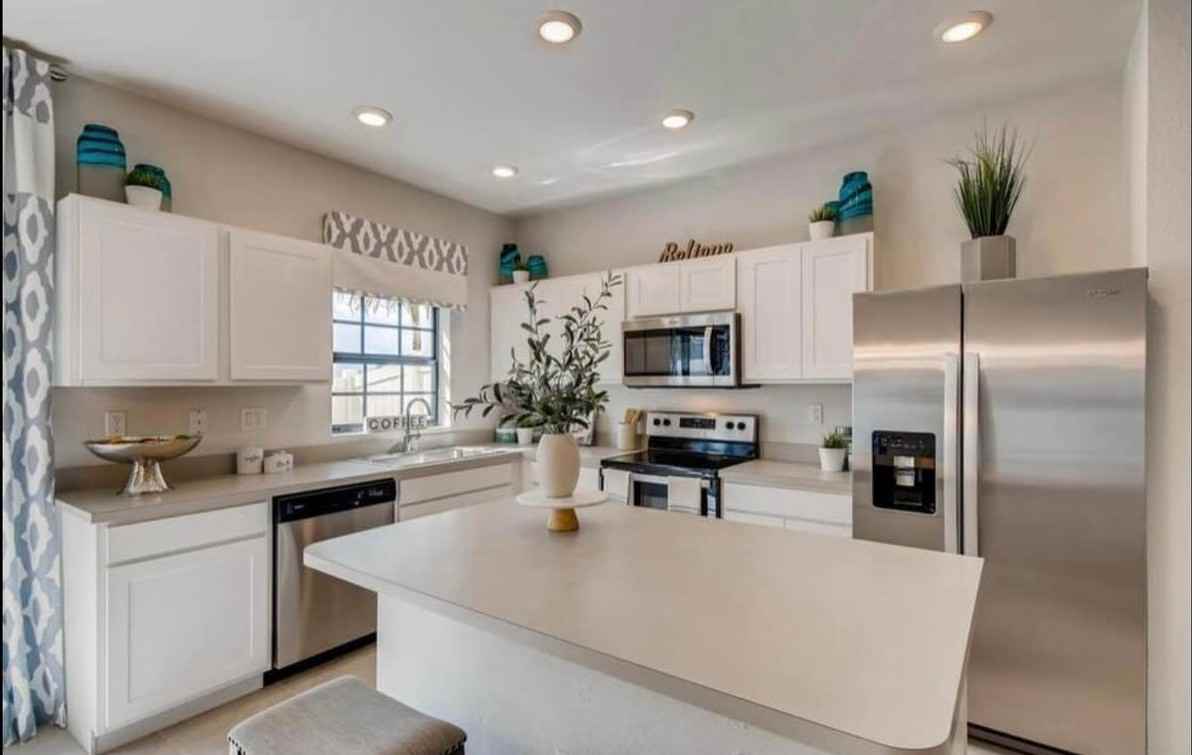 20400 Nw 17th Ave - Photo 3 of 12