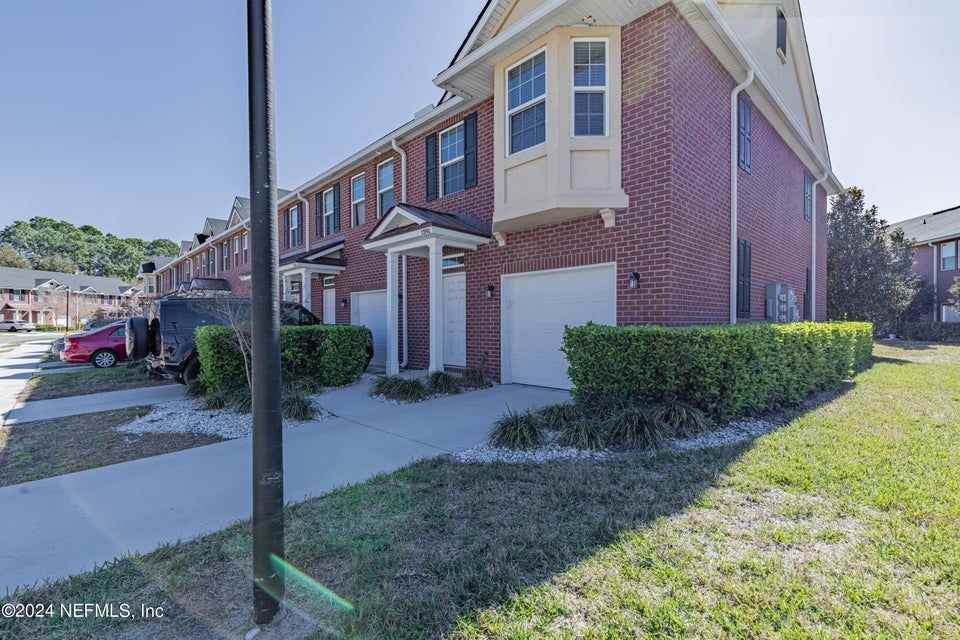 1592 Landau Rd - Photo 2 of 10