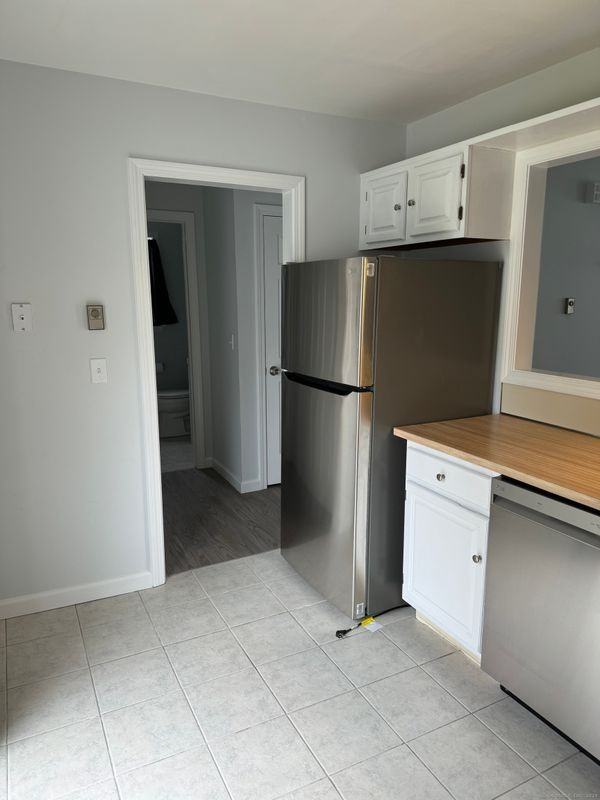 14 Plymouth Ct - Photo 3 of 25