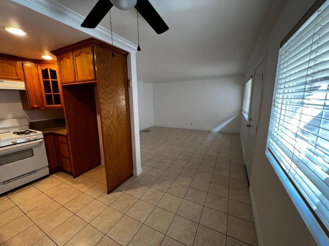 141 14th St - Photo 2 of 12