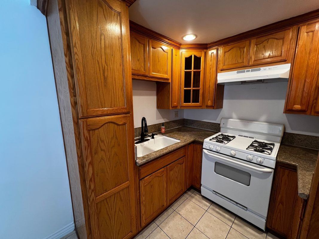 141 14th St - Photo 3 of 12