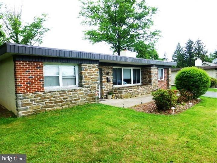 2154 Sproul Rd - Photo 3 of 25
