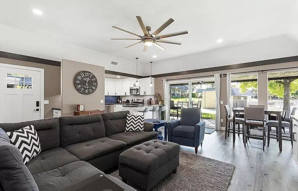 22400 Canyon Club Dr - Photo 2 of 17