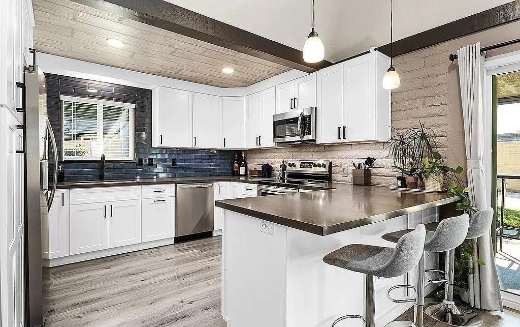 22400 Canyon Club Dr - Photo 3 of 17