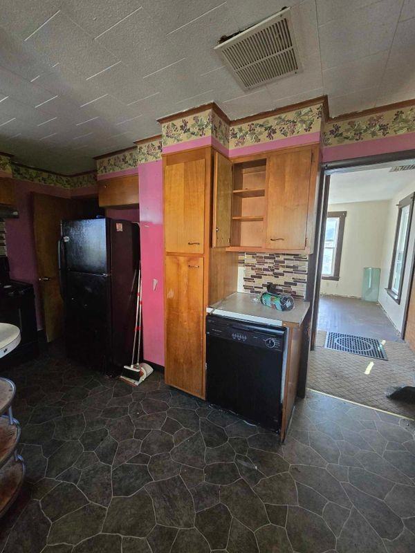 203 Hazelhurst Ave - Photo 3 of 8