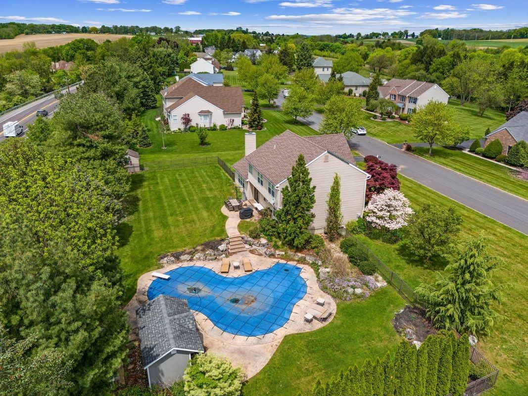 2190 Beechwood St - Photo 4 of 25