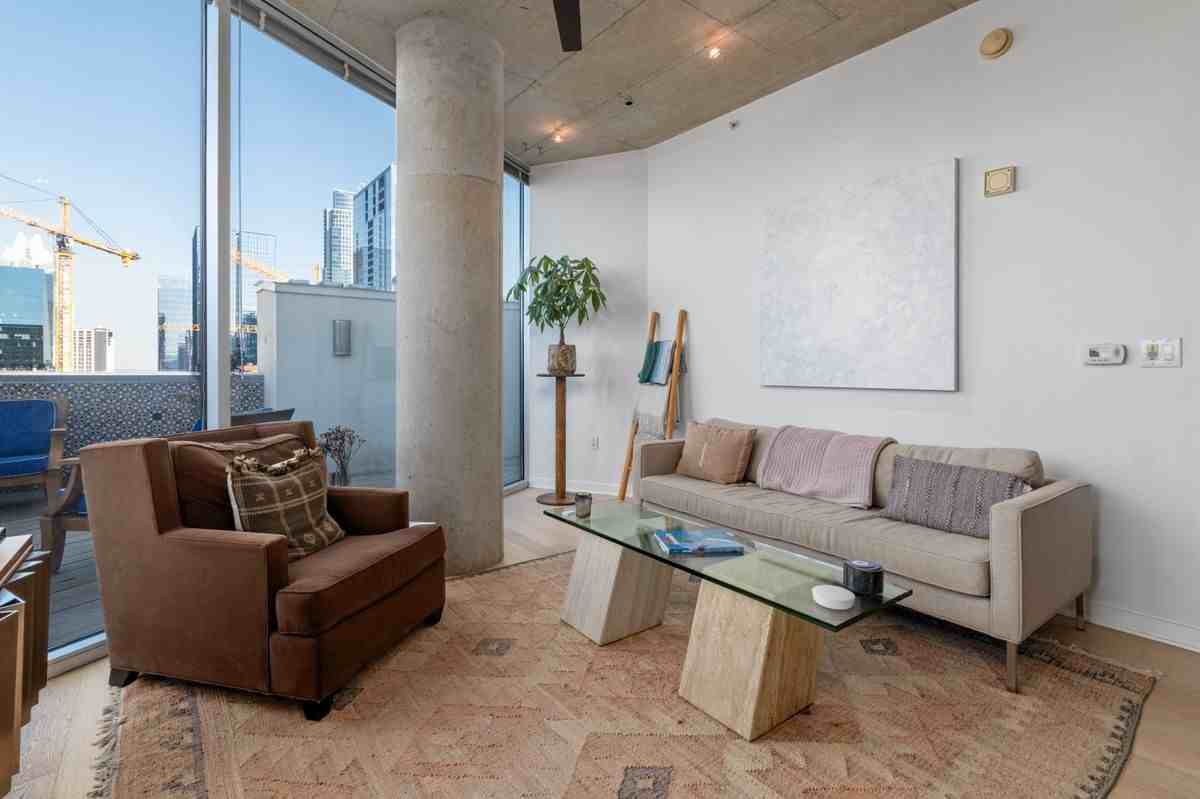 360 Nueces St - Photo 2 of 25