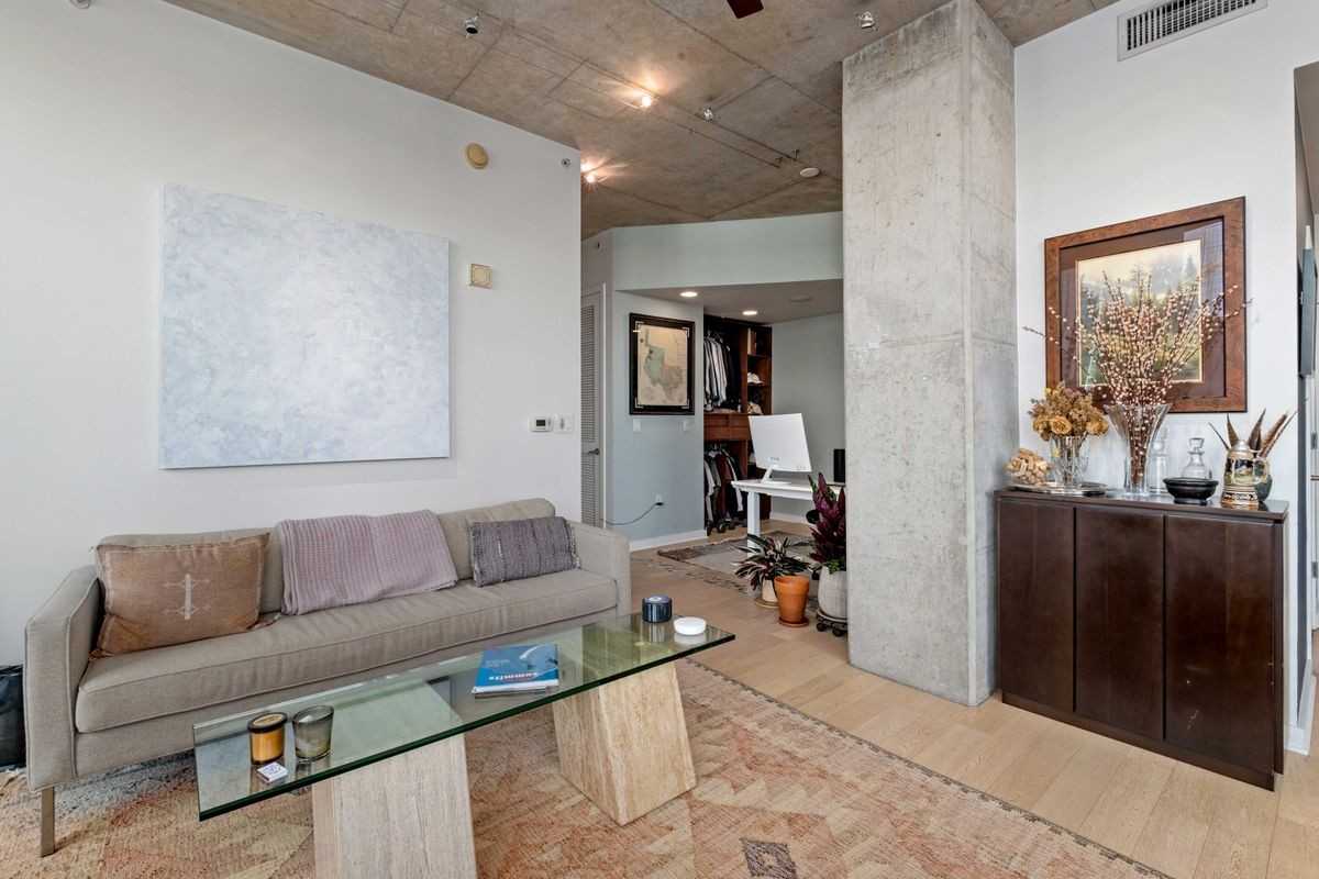 360 Nueces St - Photo 3 of 25