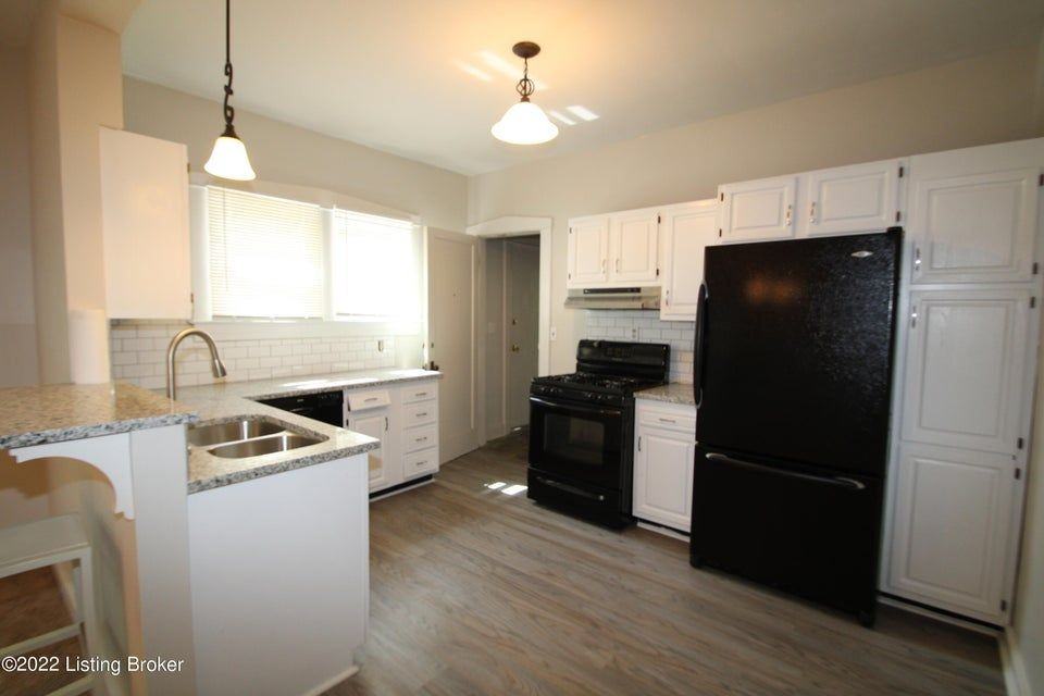 2401 Page Ave - Photo 2 of 5