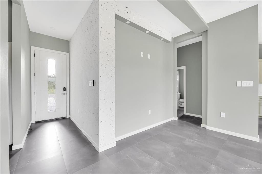 310 Frankie Ave - Photo 2 of 11