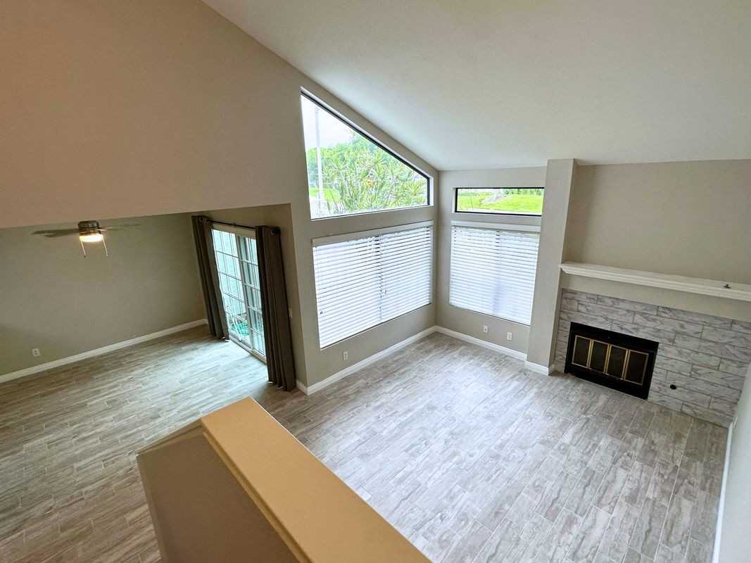 303 Deerfield Ave - Photo 2 of 16