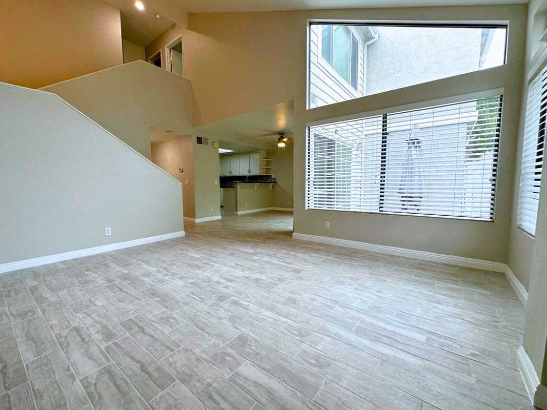 303 Deerfield Ave - Photo 3 of 16