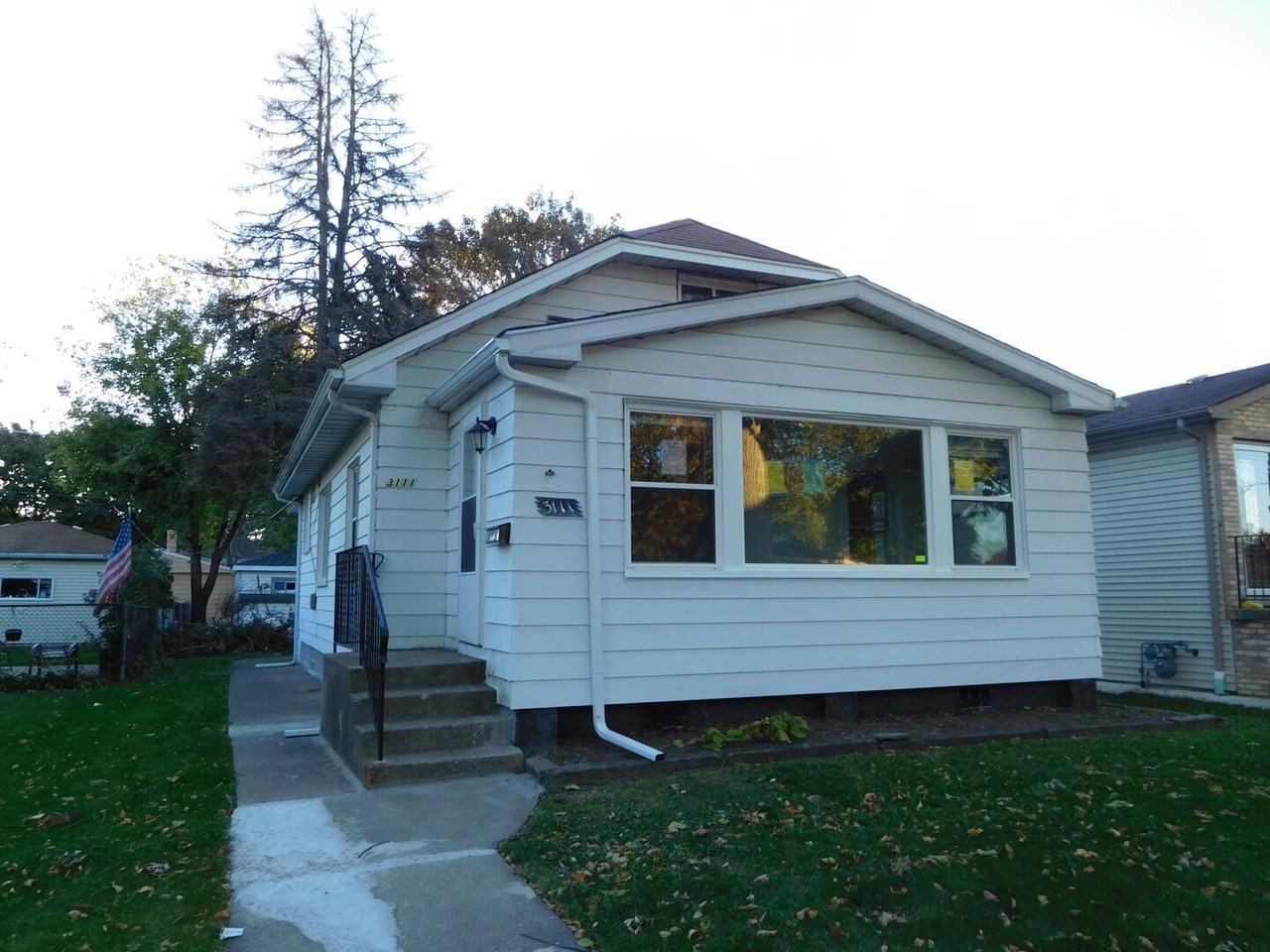 3111 Scott St - Photo 2 of 14