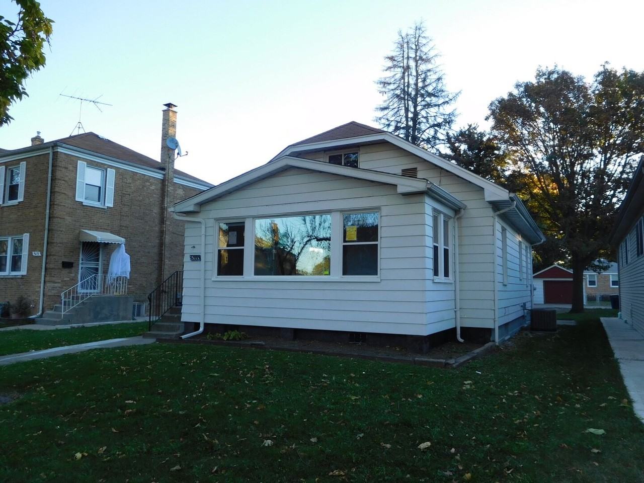 3111 Scott St - Photo 3 of 14