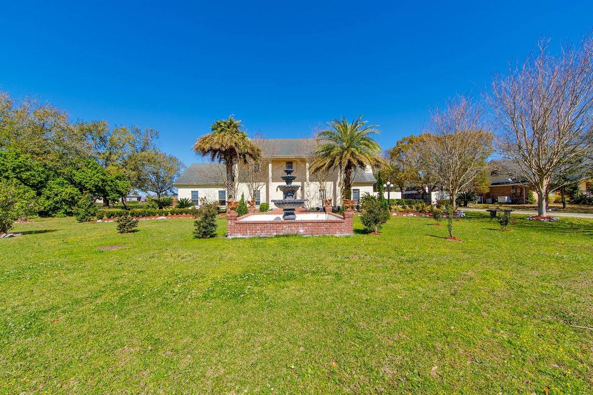 1514 Savanne Rd - Photo 2 of 25