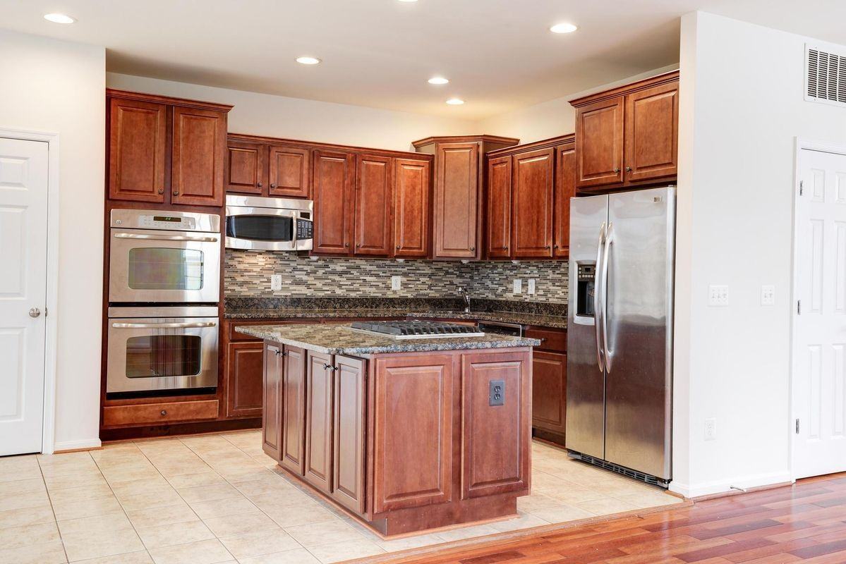 42639 Chisholm Dr - Photo 3 of 9