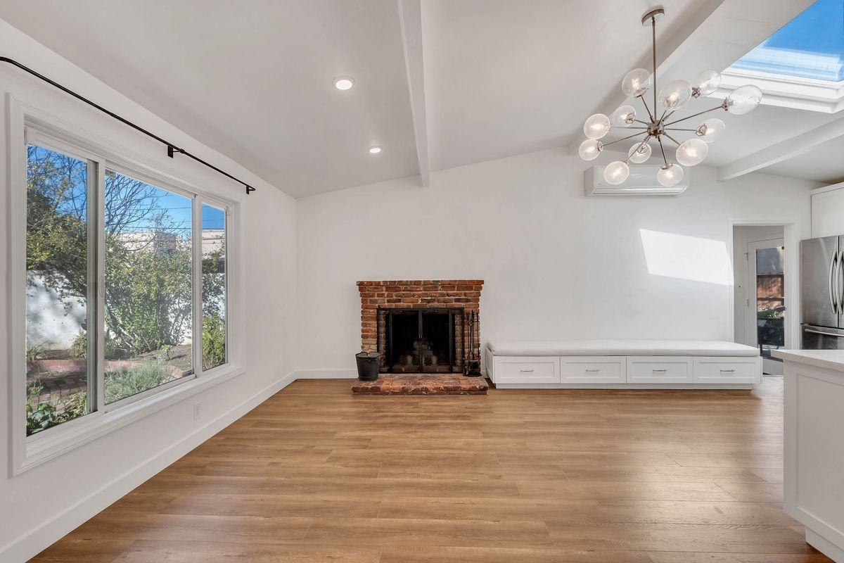 5338 Campo Rd - Photo 3 of 24