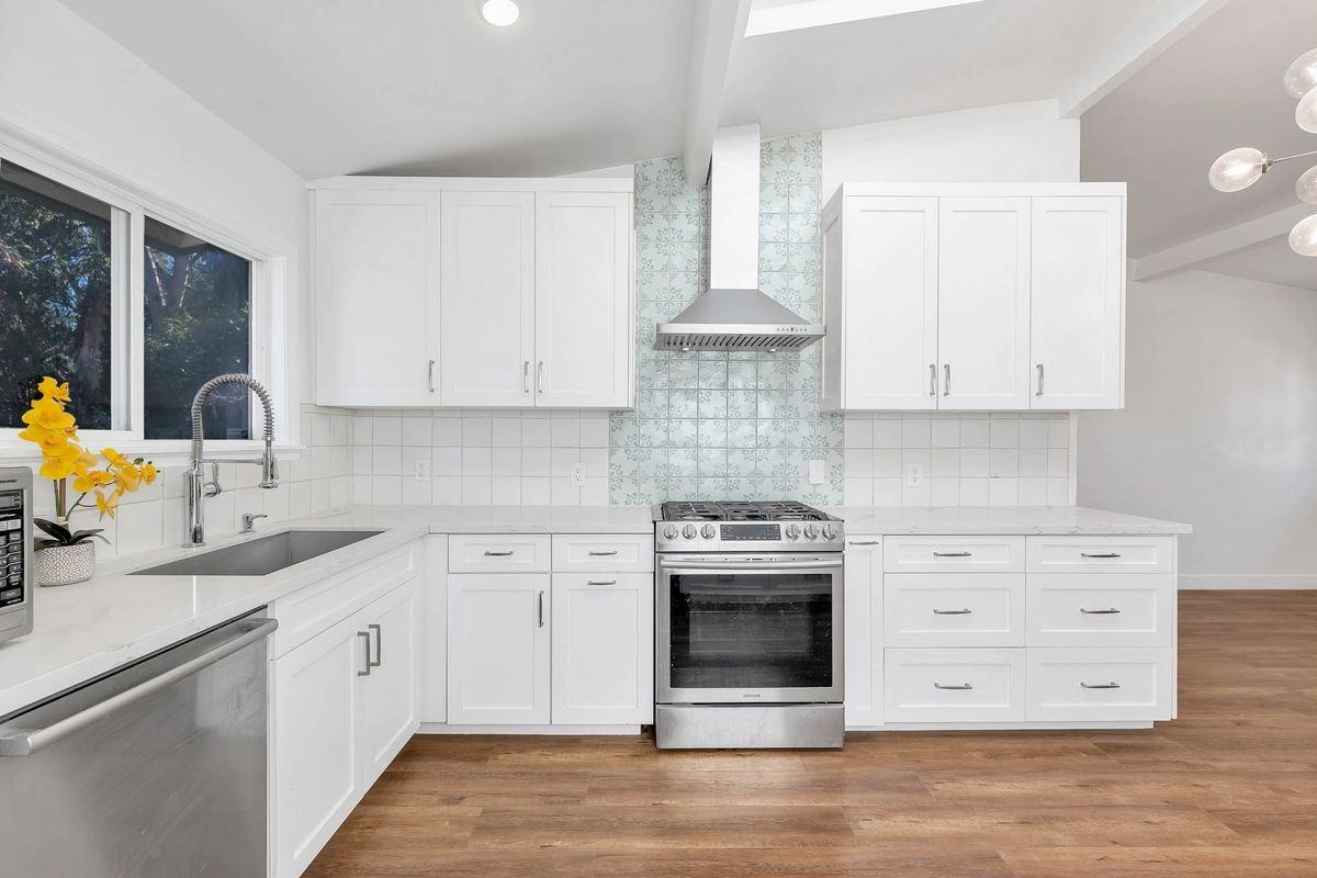 5338 Campo Rd - Photo 5 of 24