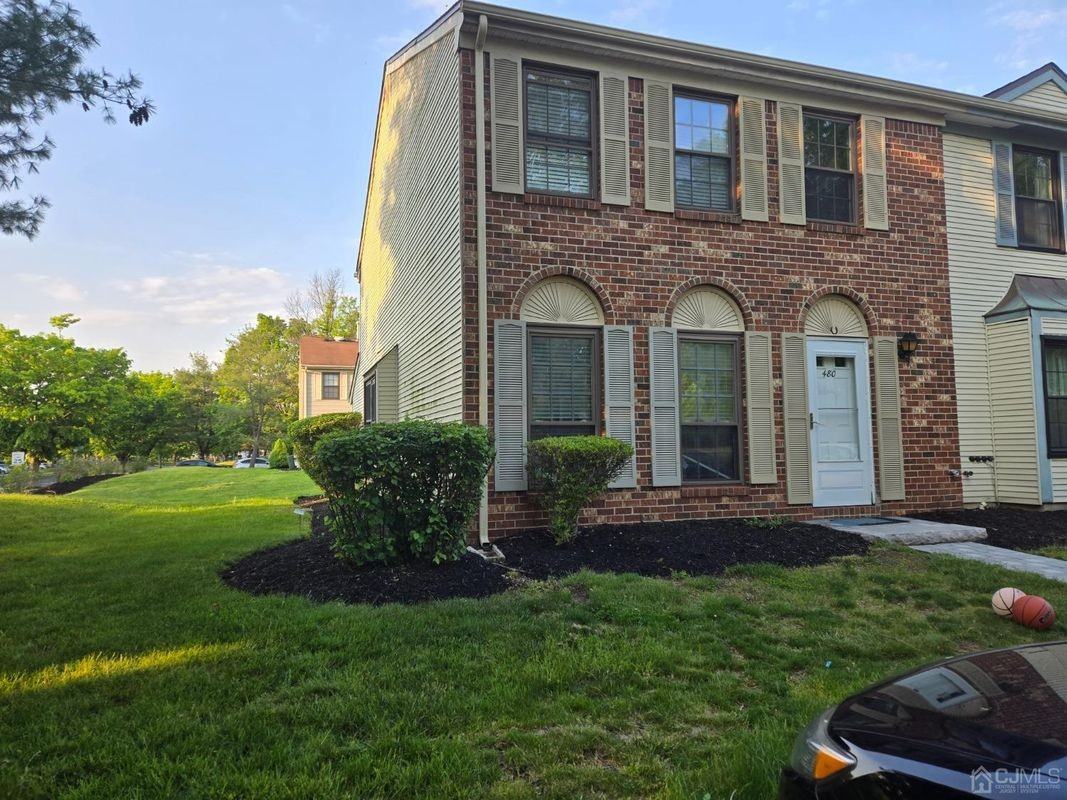 480 Townsend Ct - Photo 2 of 14