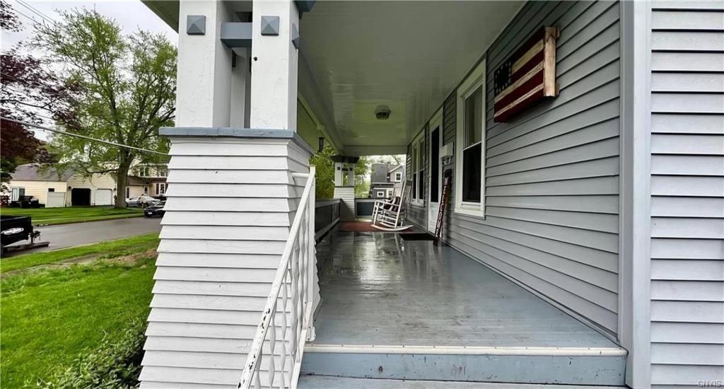 209 Allen St - Photo 2 of 16