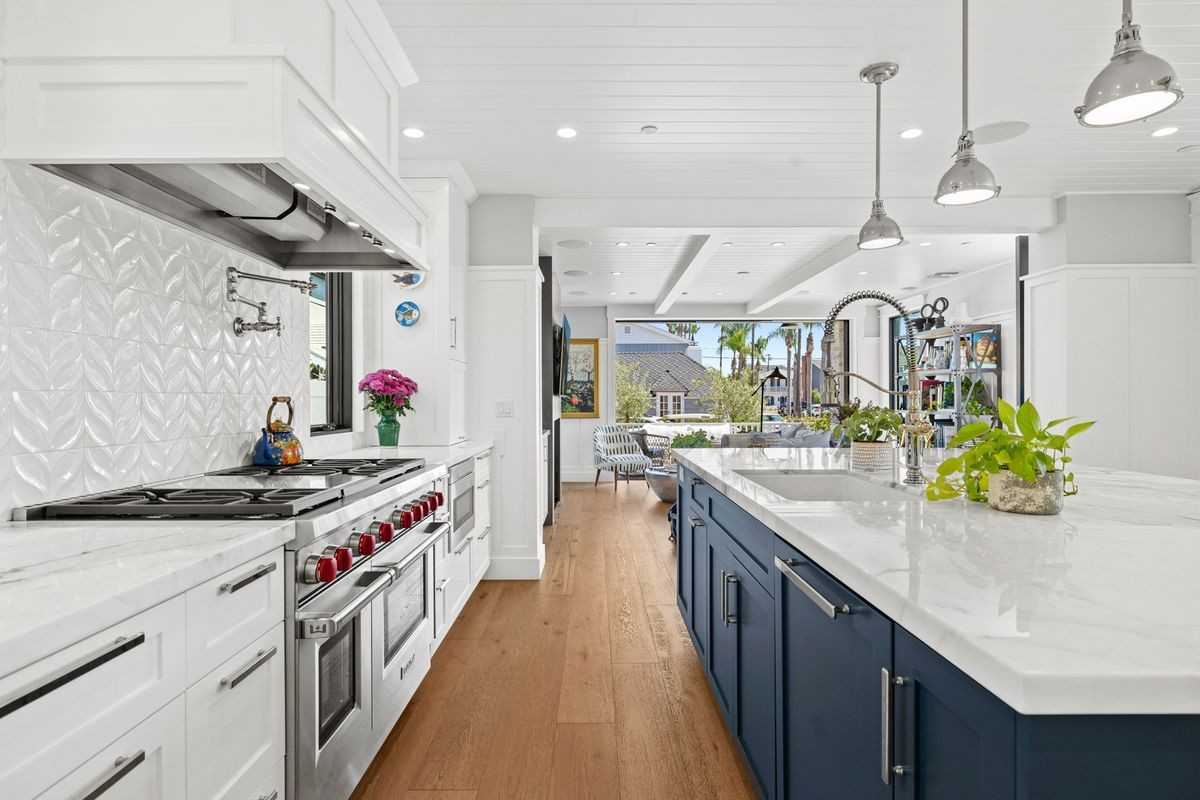 201 Opal Ave - Photo 3 of 12
