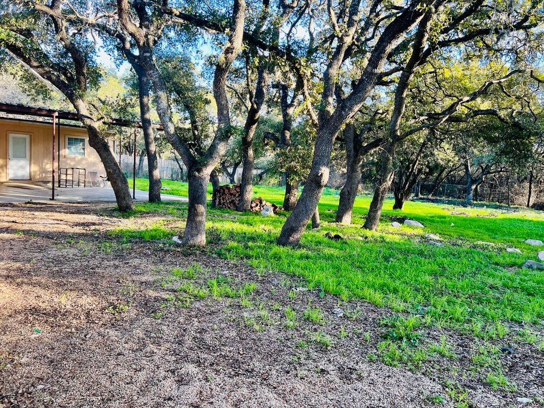 3800 Beckwood Dr - Photo 3 of 10