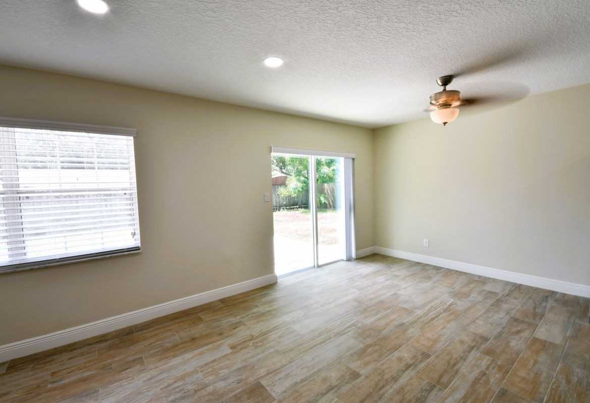 450 Obispo Ave - Photo 3 of 13