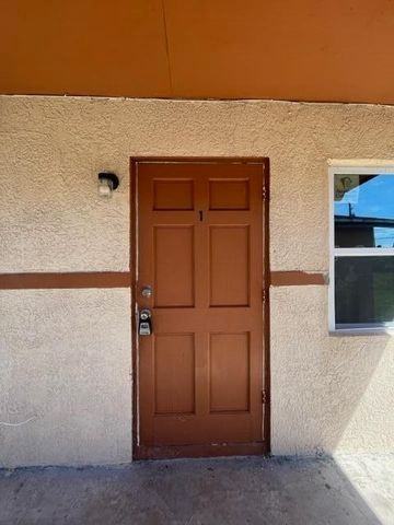 260 Nw 11th Ave Apt 1 - Photo 3 of 17