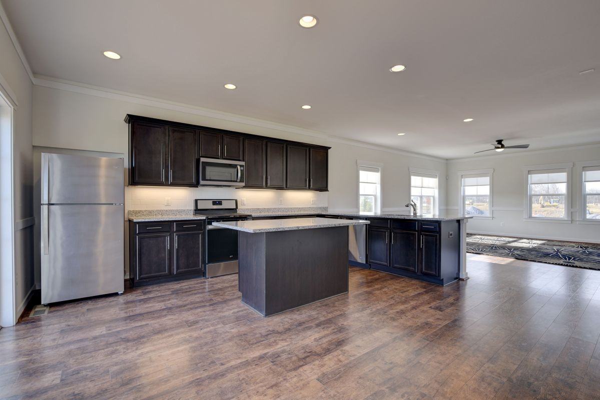 104 Santa Fe Ct - Photo 3 of 13