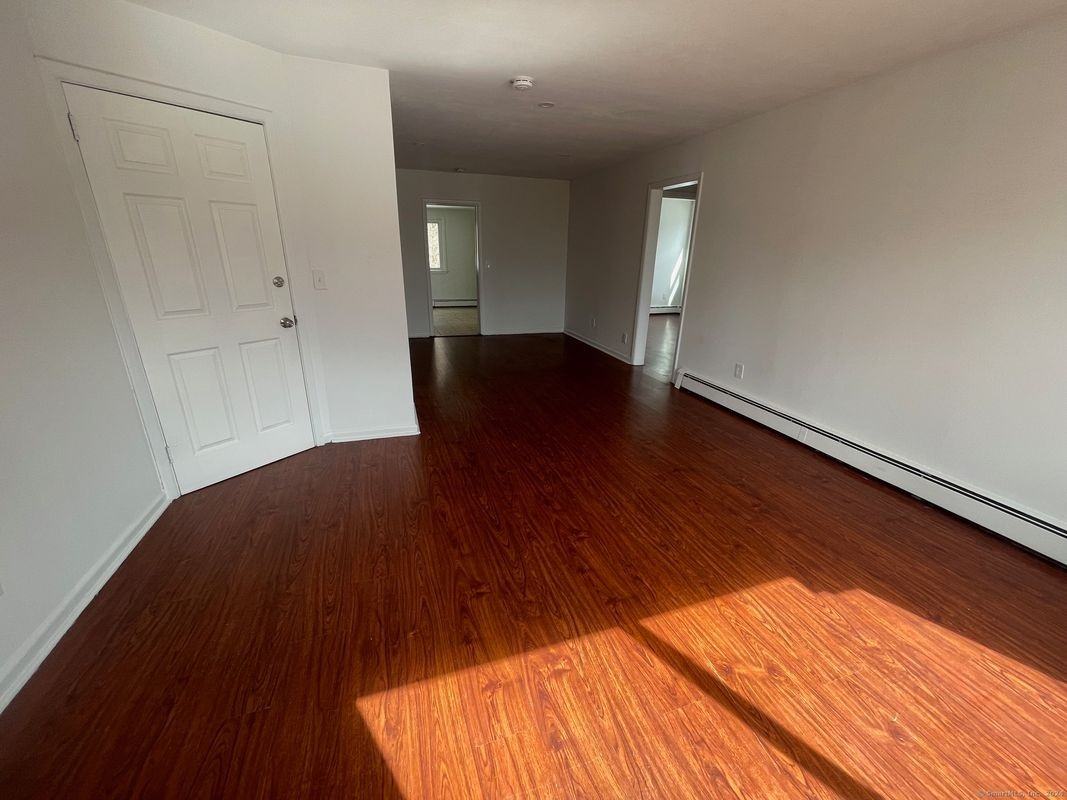 1038 Lindley St - Photo 2 of 13