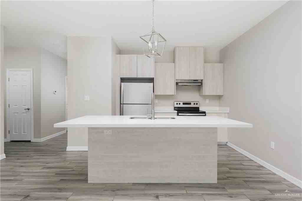 418 San Mateo Ave - Photo 3 of 24