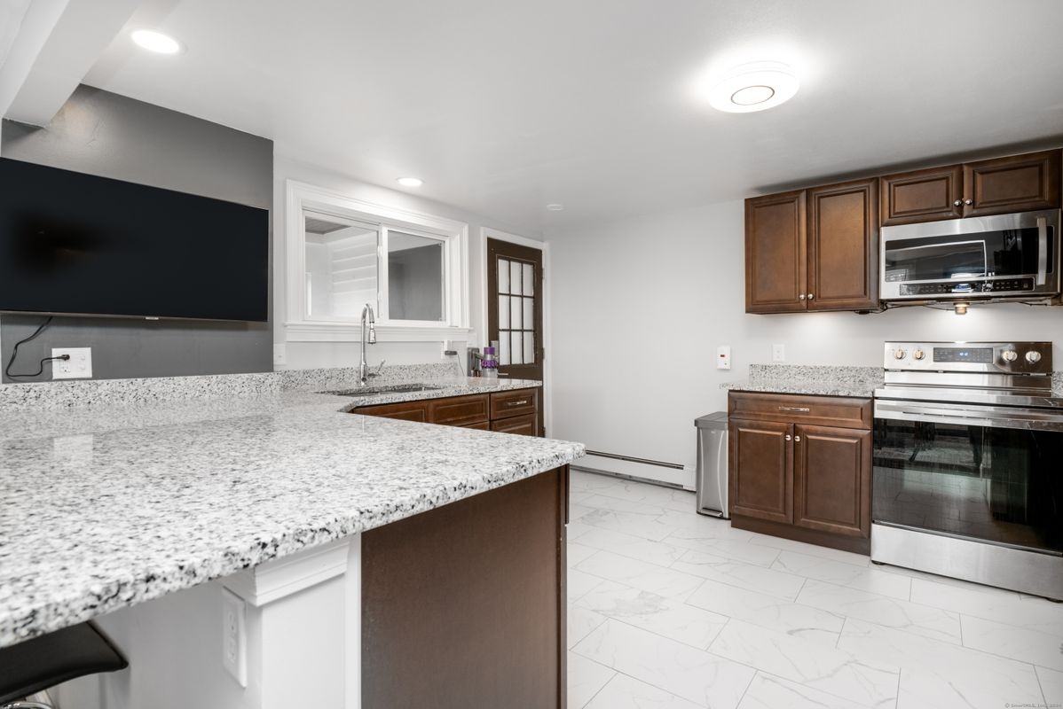 1699 Boulevard - Photo 7 of 25