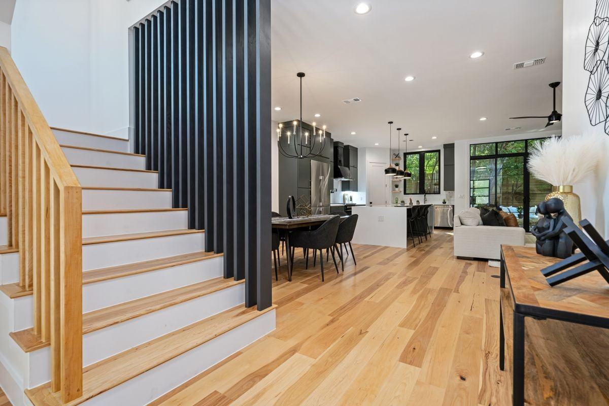 2603 Euclid Ave - Photo 2 of 23