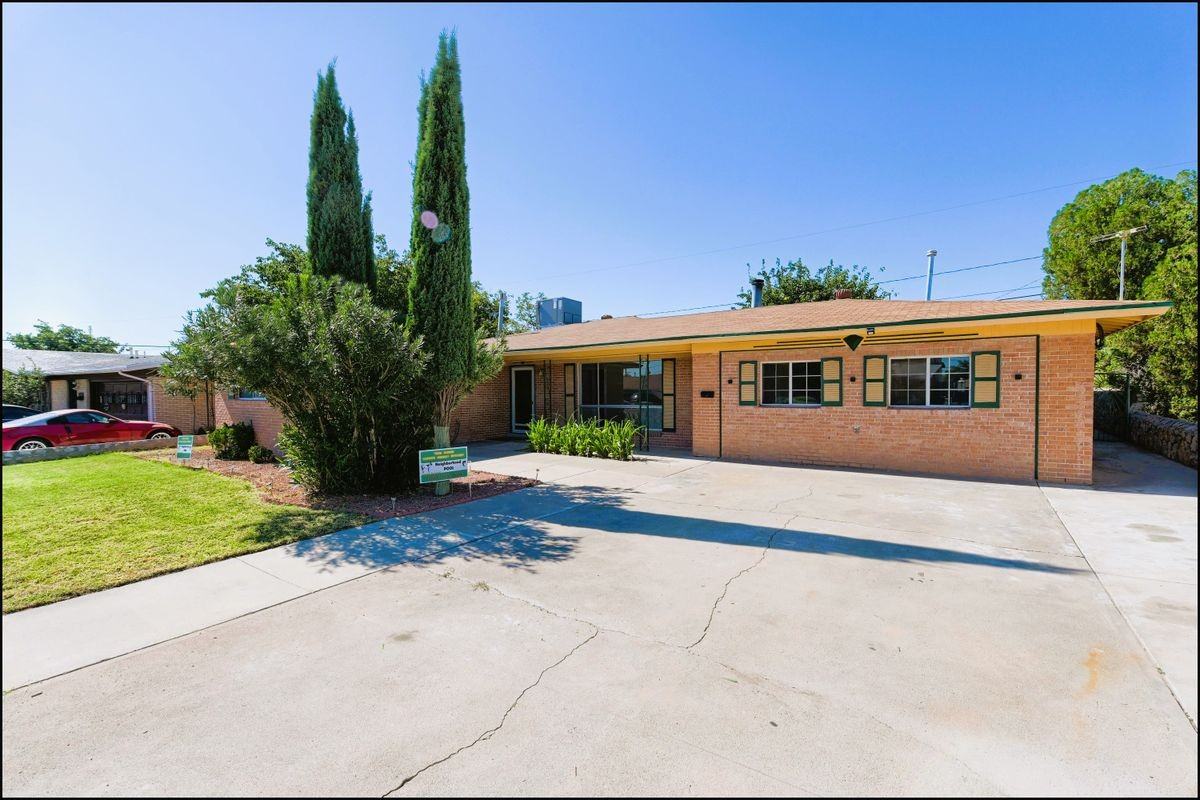10020 Chezelle Dr - Photo 3 of 25
