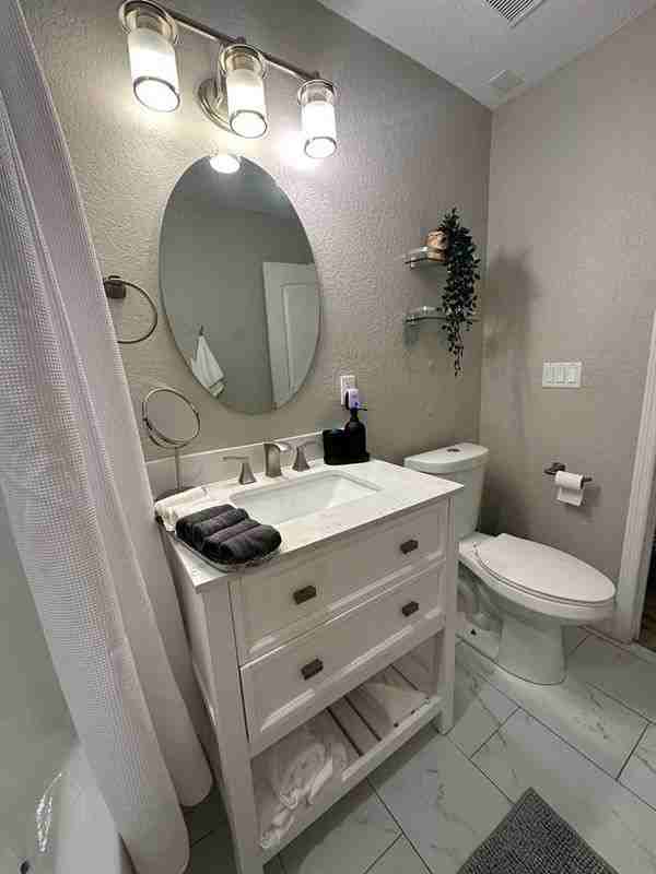 5289 N Andrews Ave - Photo 2 of 17