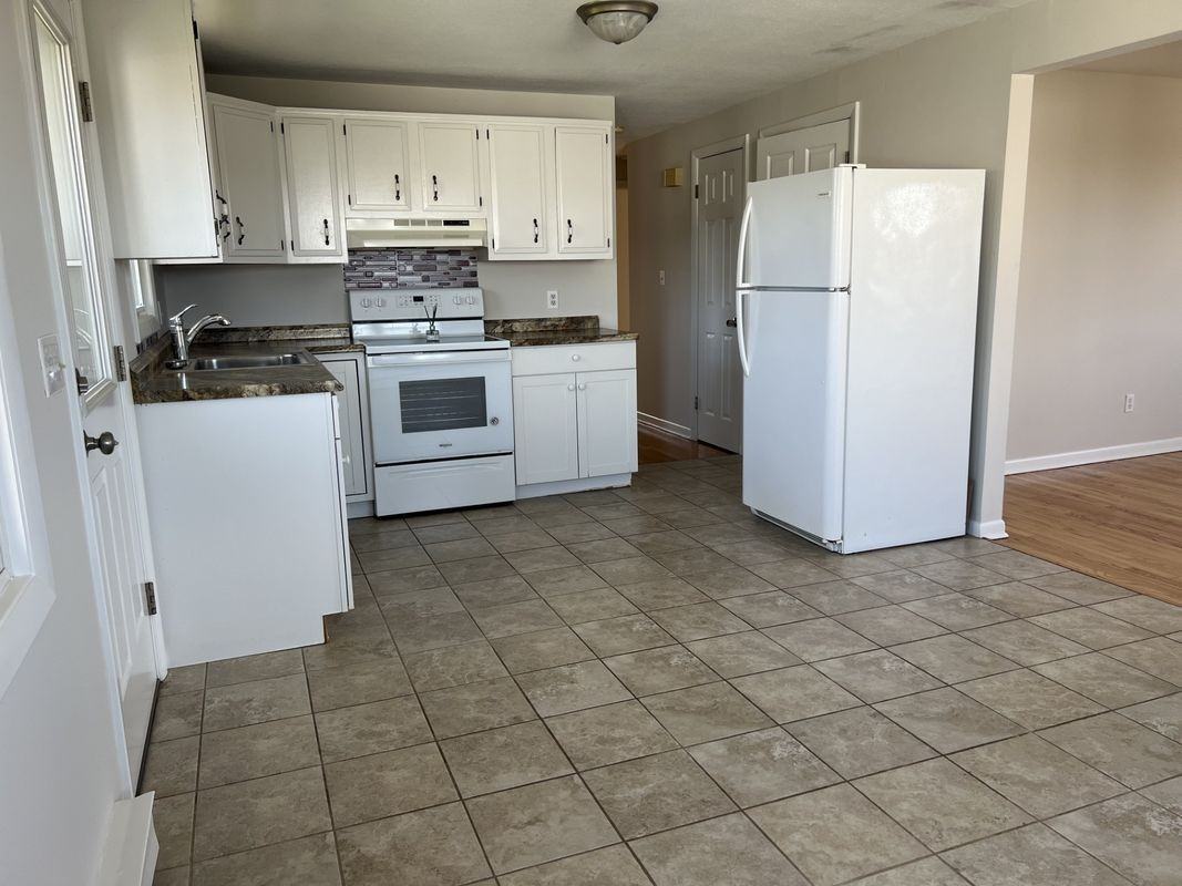 25 Gilbert Ln - Photo 2 of 3