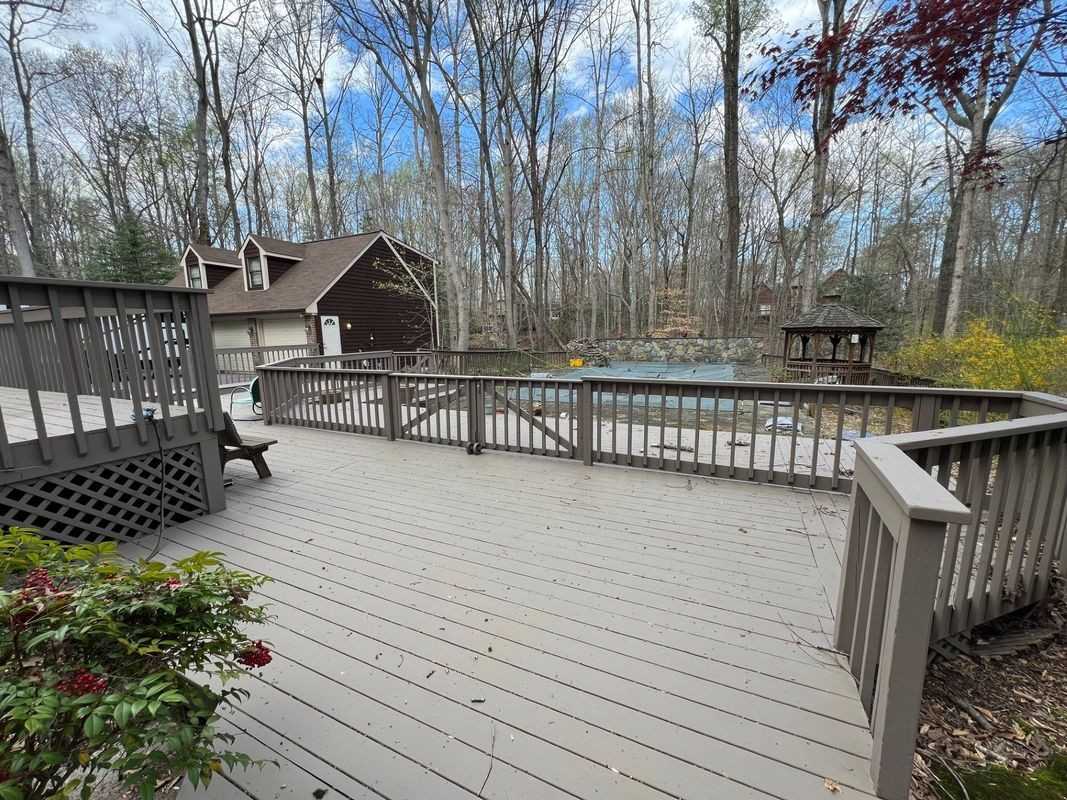 2011 Huntcliff Dr - Photo 2 of 14