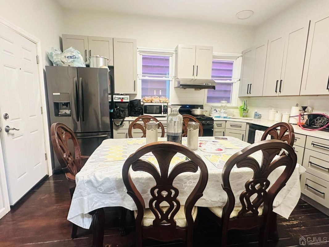 673 Catherine St ##1f - Photo 2 of 9