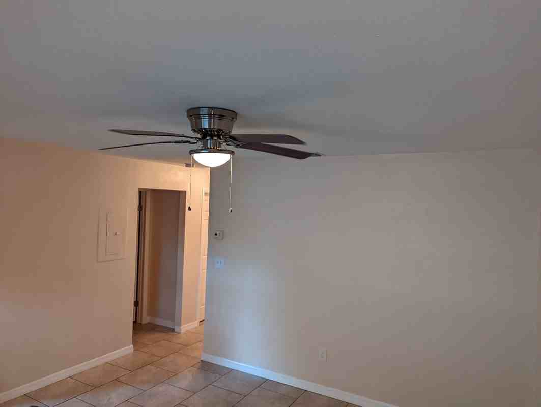 4512 E 10th Ave - Photo 4 of 19